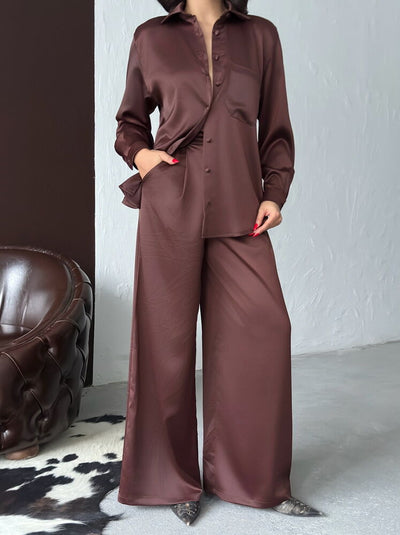 Pantaloni din satin cu talie înaltă și croială largă – Design elegant și confortabil - Maro | F2052