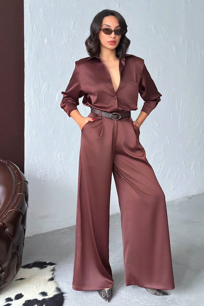 Pantaloni din satin cu talie înaltă și croială largă – Design elegant și confortabil - Maro | F2052