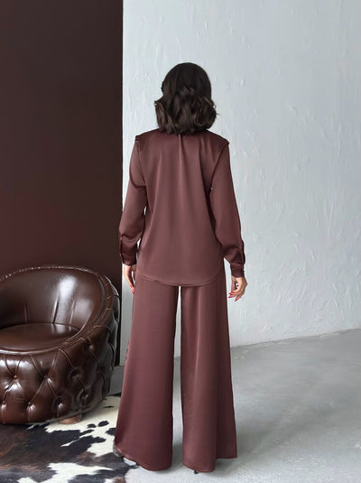 Pantaloni din satin cu talie înaltă și croială largă – Design elegant și confortabil - Maro | F2052