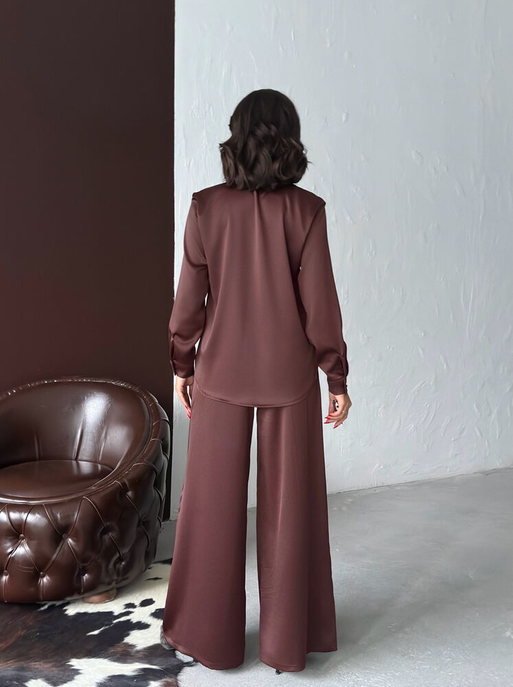 Pantaloni din satin cu talie înaltă și croială largă – Design elegant și confortabil - Maro | F2052